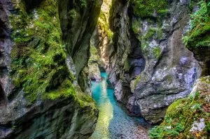 Klart vatten i Tolmin Gorges